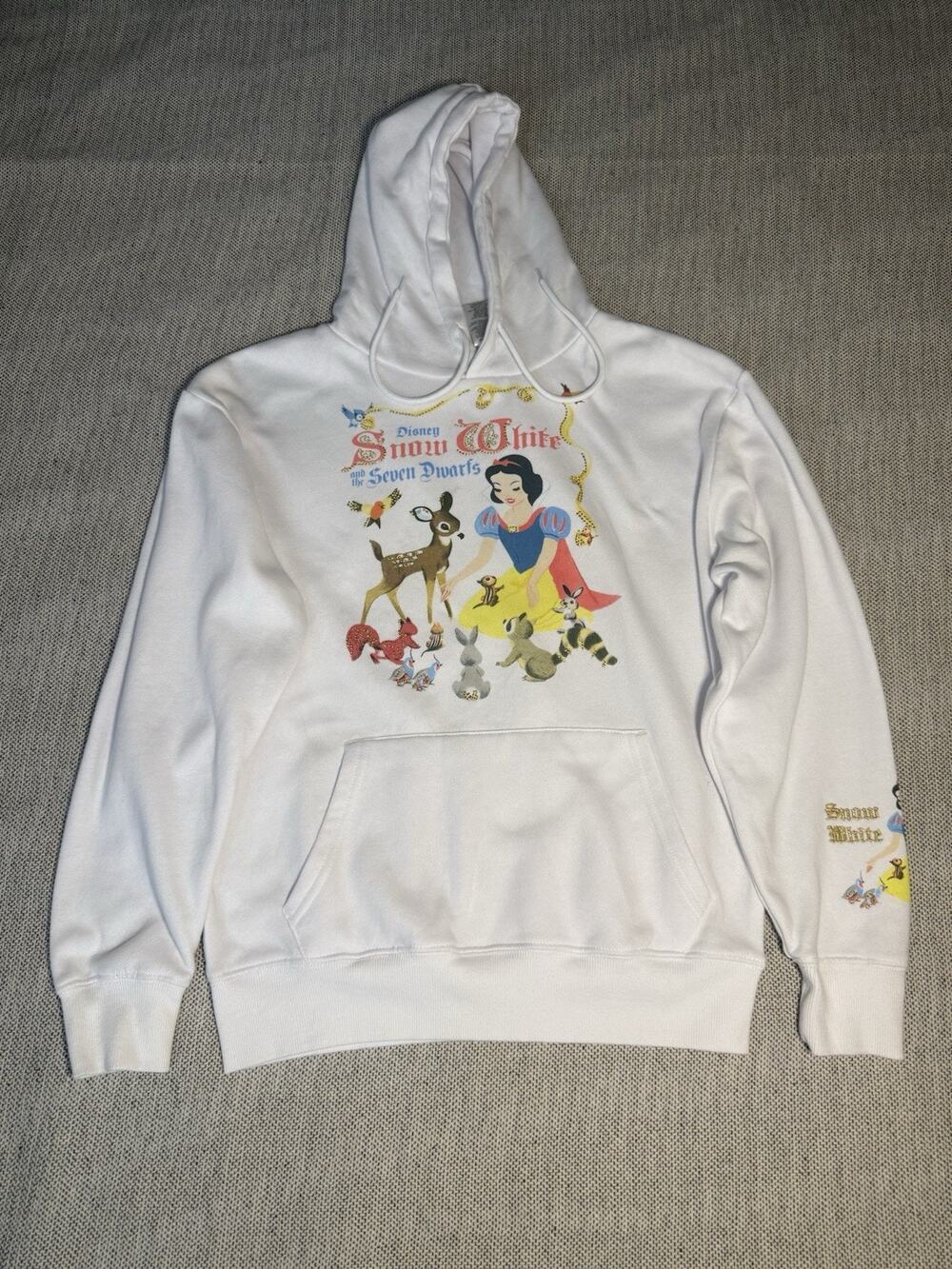 Disney Snow White Seven Dwarfs Women XS White Graphic Hoodie Princess Pullover